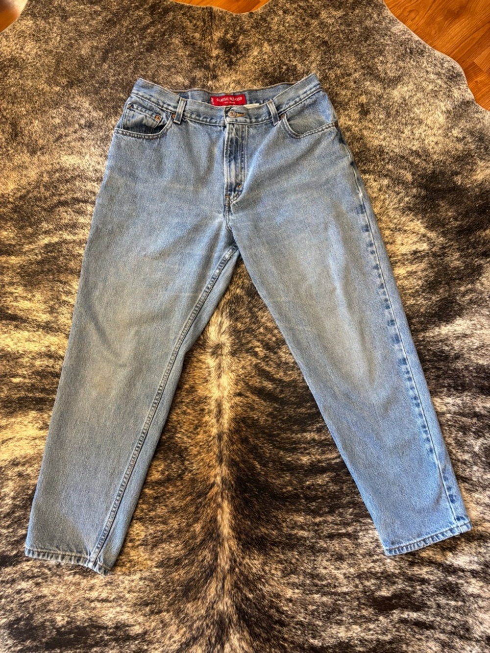 Women’s Levi’s Vtg 550 jeans, Lightwash Denim, Size 14, Classic Relaxed